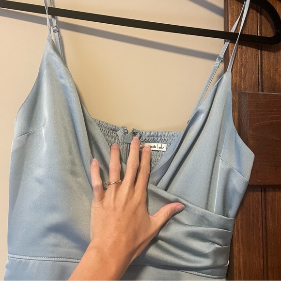 A&F Women's Satin Ruched Wrap Midi Dress - Picture 4 of 5